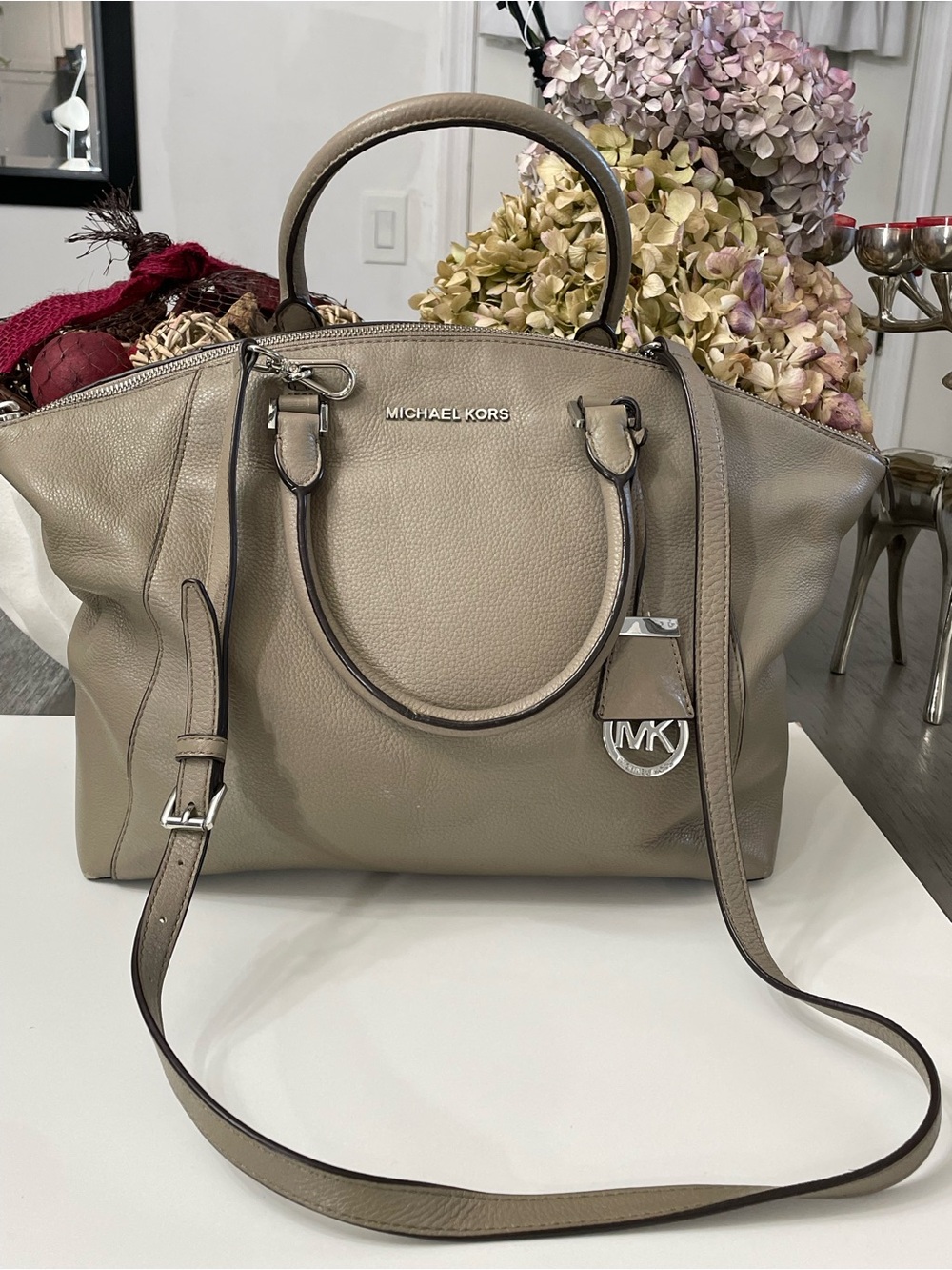 Michael Kors Bedford Large Pebbled Leather Satchel Taupe Shoulder bag